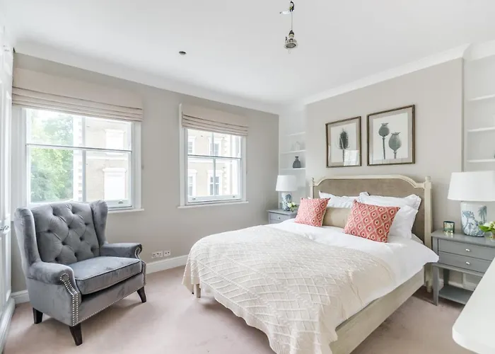 Joivy Elegant 2-Bed, 2 Bath Flat With Private Terrace In South Kensington, Close To Tube